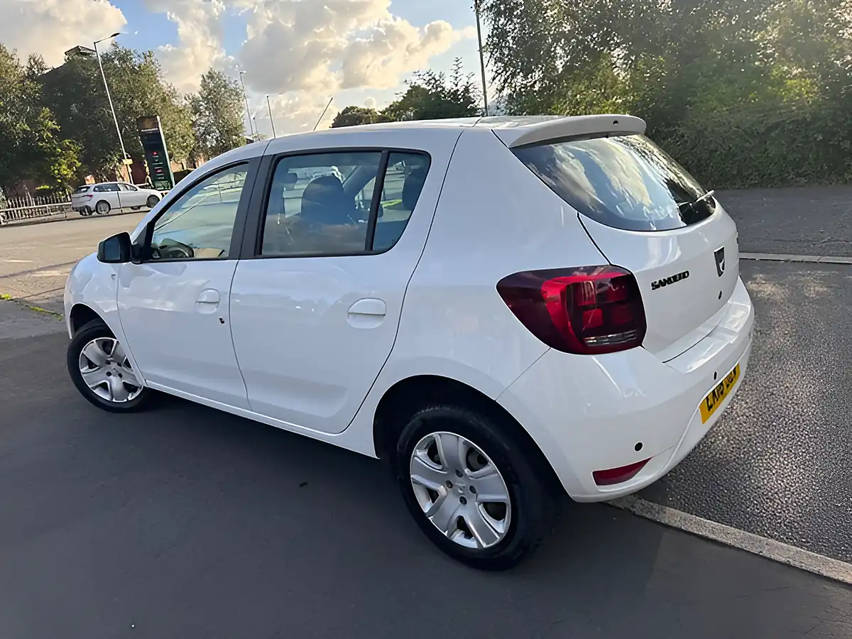 Used 2018 Dacia Sandero Laureate White - Interior and Exterior details 2