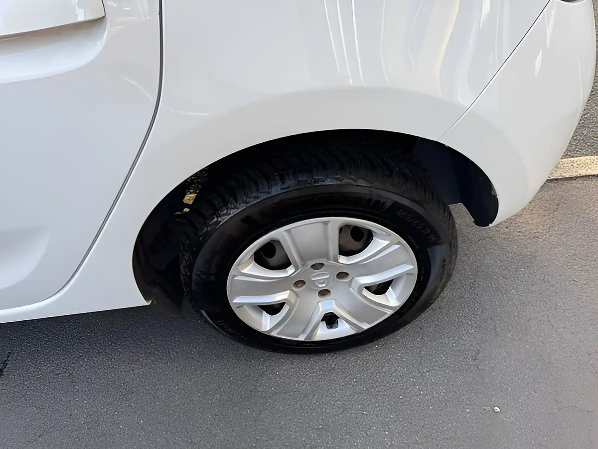 Used 2018 Dacia Sandero Laureate White - Interior and Exterior details 20