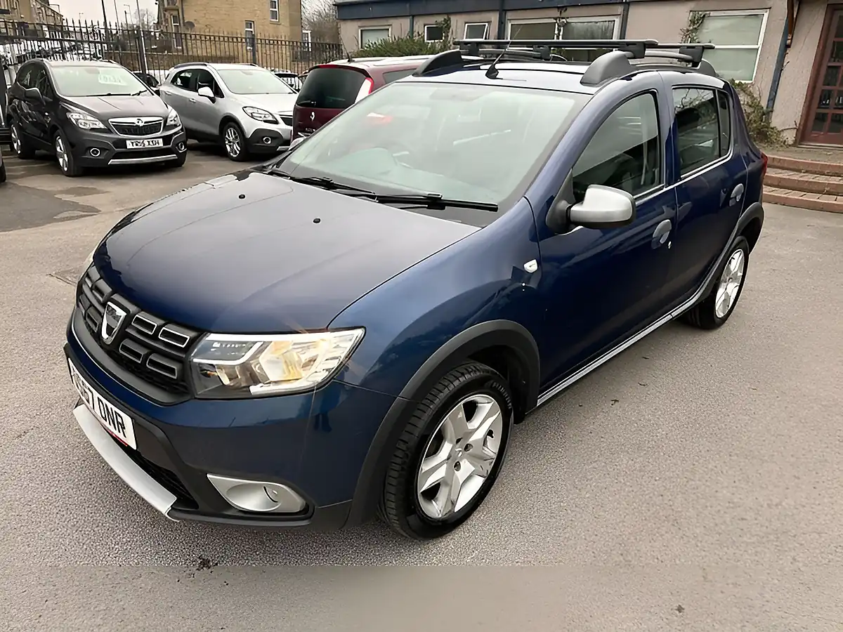 Used 2018 Dacia Sandero Stepway Ambiance Blue - Interior and Exterior details 10