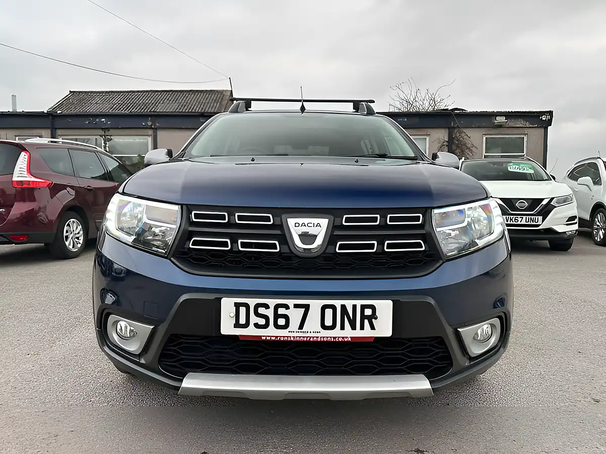 Used 2018 Dacia Sandero Stepway Ambiance Blue - Interior and Exterior details 11