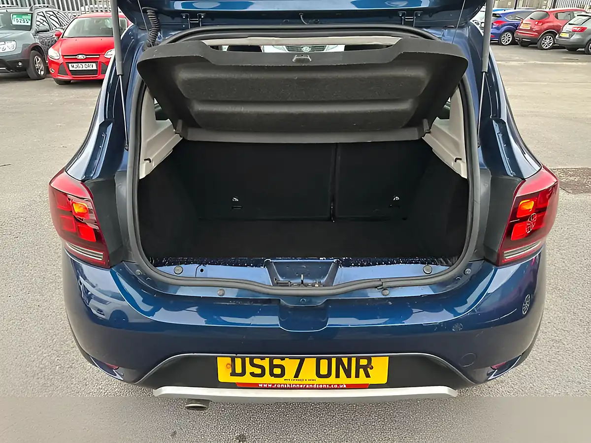 Used 2018 Dacia Sandero Stepway Ambiance Blue - Interior and Exterior details 15