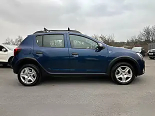 Used 2018 Dacia Sandero Stepway Ambiance Blue - Interior and Exterior details 18