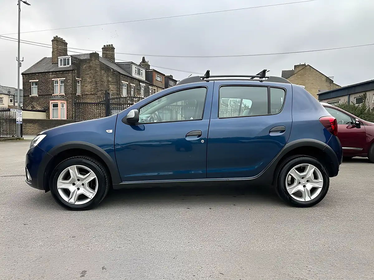 Used 2018 Dacia Sandero Stepway Ambiance Blue - Interior and Exterior details 19