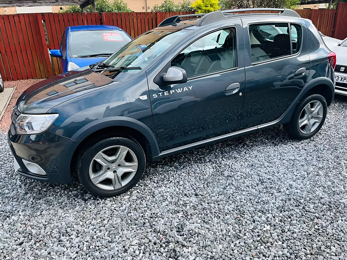 Used 2018 Dacia Sandero Stepway Ambiance Grey - Interior and Exterior details 2