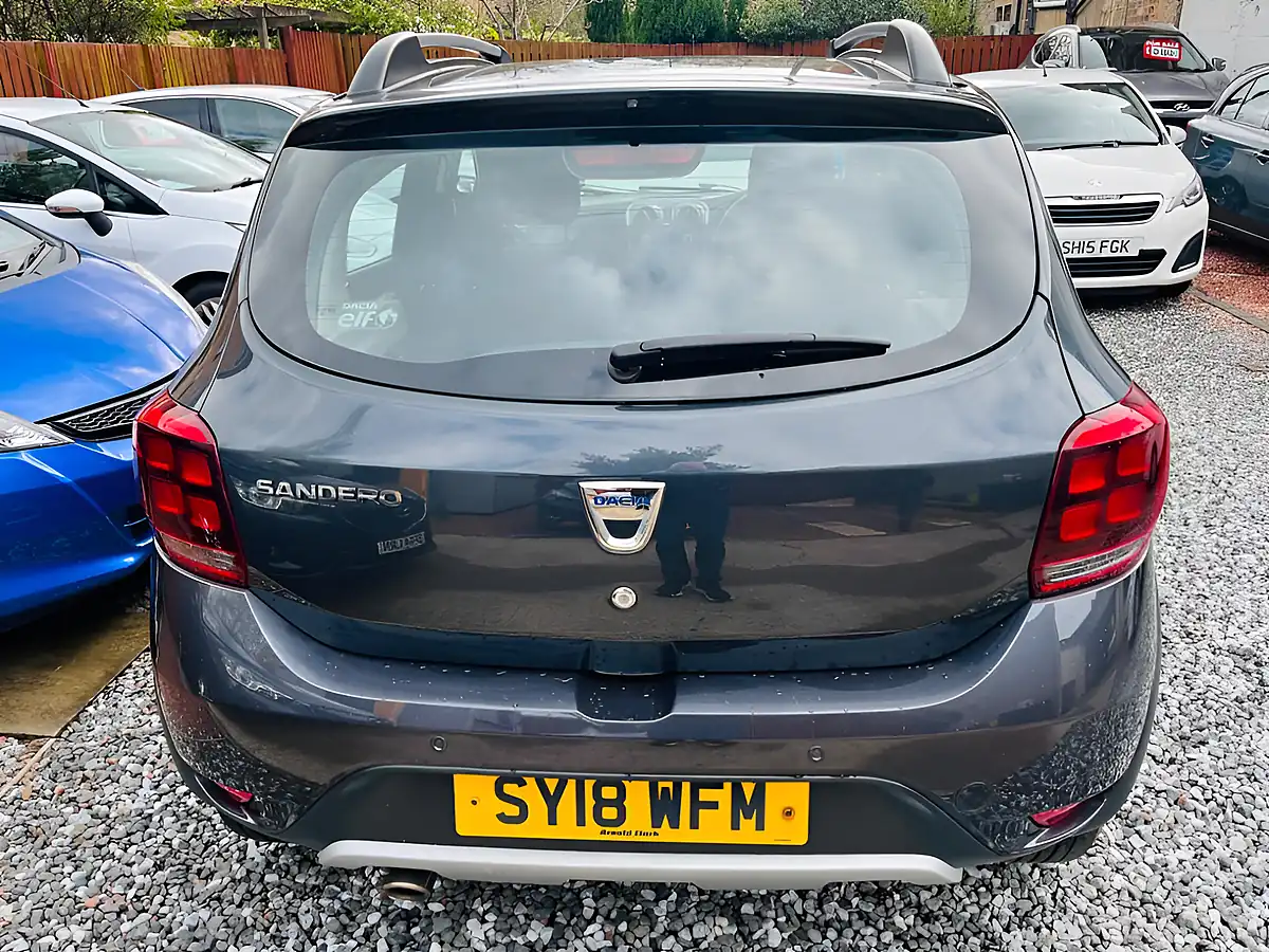Used 2018 Dacia Sandero Stepway Ambiance Grey - Interior and Exterior details 4