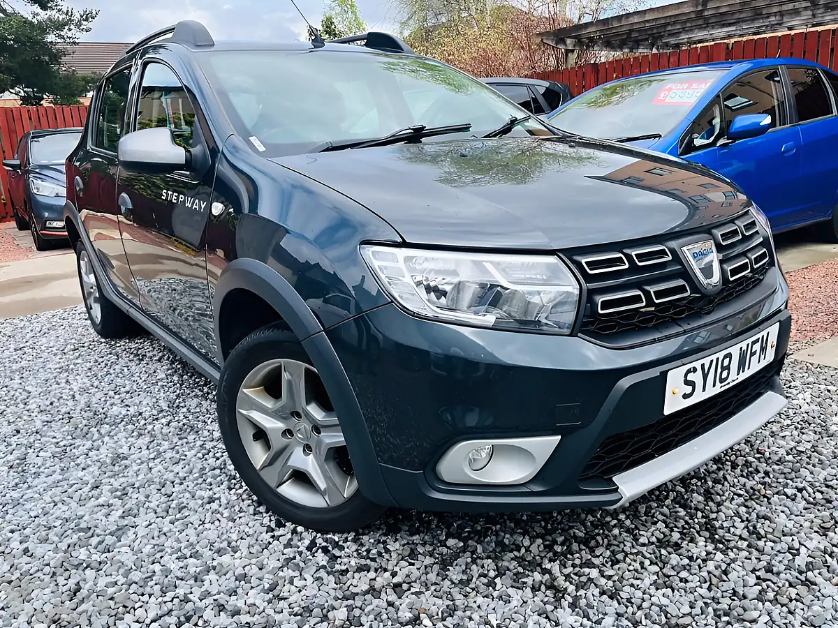 Used 2018 Dacia Sandero Stepway Ambiance Grey - Interior and Exterior details 5