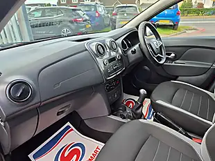 Used 2018 Dacia Sandero Stepway Ambiance Red - Interior and Exterior details 17