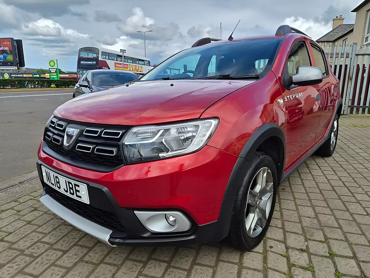 Used 2018 Dacia Sandero Stepway Ambiance Red - Interior and Exterior details 3