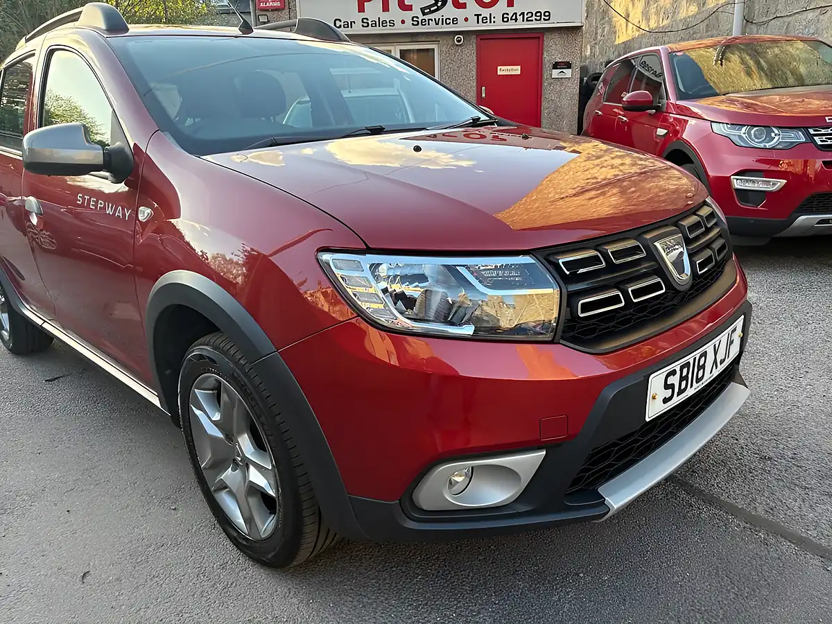 Used 2018 Dacia Sandero Stepway Ambiance Red - Interior and Exterior details 15