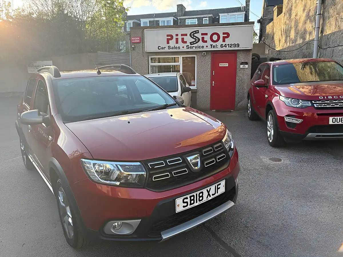 Used 2018 Dacia Sandero Stepway Ambiance Red - Interior and Exterior details 17