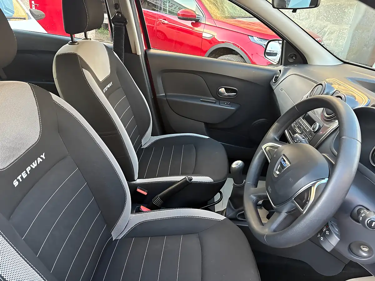 Used 2018 Dacia Sandero Stepway Ambiance Red - Interior and Exterior details 19