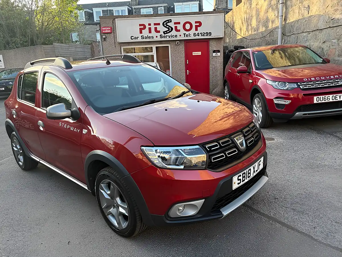 Used 2018 Dacia Sandero Stepway Ambiance Red - Interior and Exterior details 2