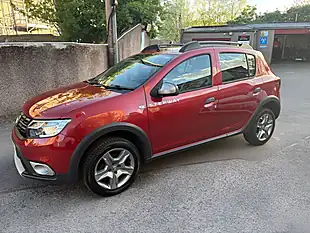 Used 2018 Dacia Sandero Stepway Ambiance Red - Interior and Exterior details 3