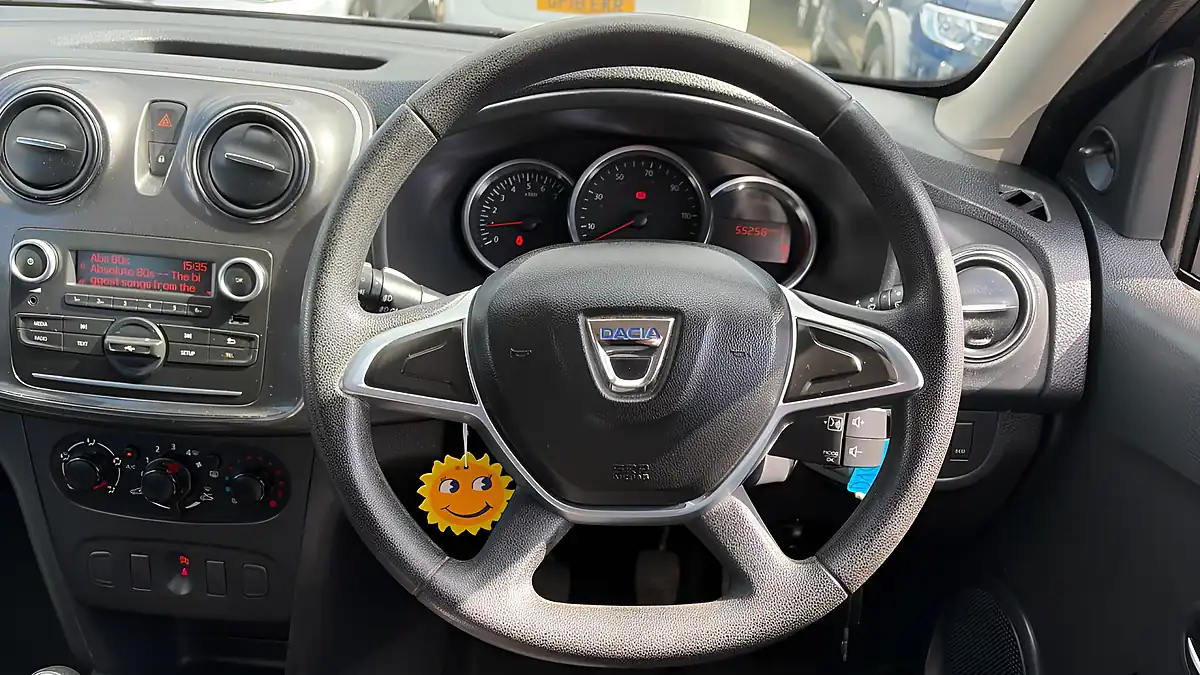 Used 2018 Dacia Sandero Stepway Essential Blue - Interior and Exterior details 11
