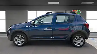 Used 2018 Dacia Sandero Stepway Essential Blue - Interior and Exterior details 3