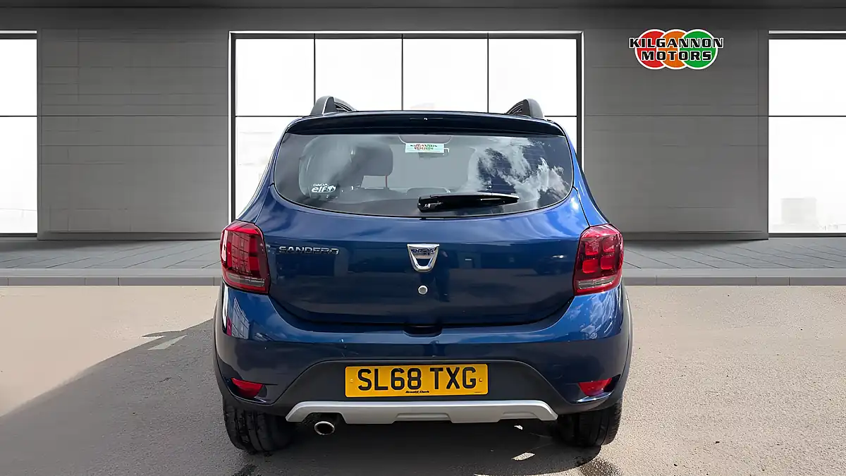 Used 2018 Dacia Sandero Stepway Essential Blue - Interior and Exterior details 5