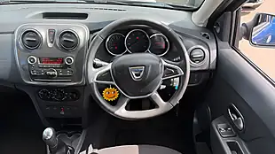 Used 2018 Dacia Sandero Stepway Essential Blue - Interior and Exterior details 8