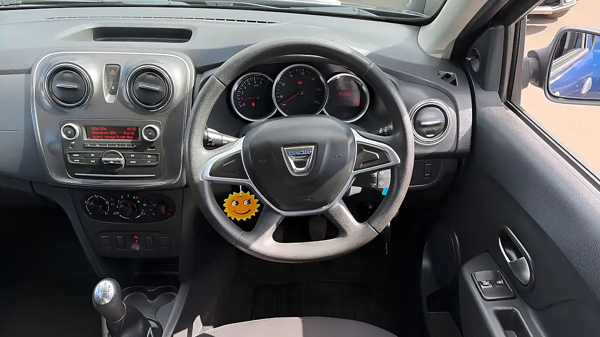 Used 2018 Dacia Sandero Stepway Essential Blue - Interior and Exterior details 8