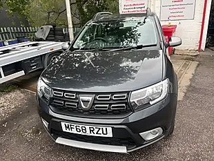 Used 2018 Dacia Sandero Stepway Essential Grey - Interior and Exterior details 2