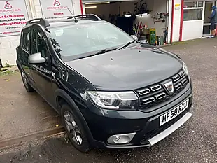 Used 2018 Dacia Sandero Stepway Essential Grey - Interior and Exterior details 3