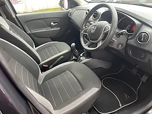 Used 2018 Dacia Sandero Stepway Essential Grey - Interior and Exterior details 5