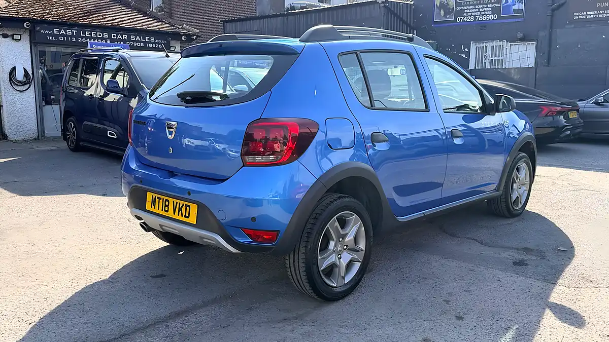 Used 2018 Dacia Sandero Stepway Laureate Azurite Blue - Interior and Exterior details 3