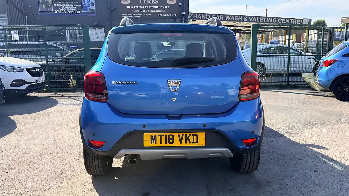 Used 2018 Dacia Sandero Stepway Laureate Azurite Blue - Interior and Exterior details 4