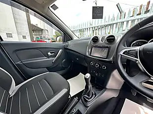 Used 2018 Dacia Sandero Stepway Laureate White - Interior and Exterior details 15