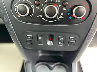 Used 2018 Dacia Sandero Stepway Laureate White - Interior and Exterior details 16