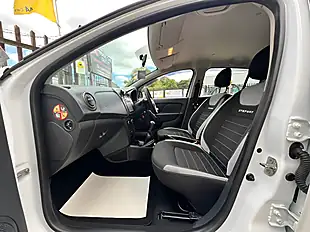 Used 2018 Dacia Sandero Stepway Laureate White - Interior and Exterior details 18