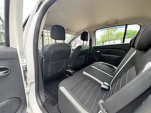 Used 2018 Dacia Sandero Stepway Laureate White - Interior and Exterior details 19