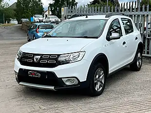 Used 2018 Dacia Sandero Stepway Laureate White - Interior and Exterior details 3