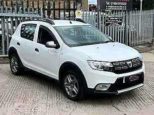 Used 2018 Dacia Sandero Stepway Laureate White - Interior and Exterior details 5