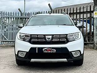 Used 2018 Dacia Sandero Stepway Laureate White - Interior and Exterior details 6