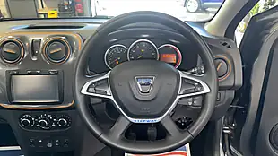 Used 2018 Dacia Sandero Stepway Se Summit Grey - Interior and Exterior details 12