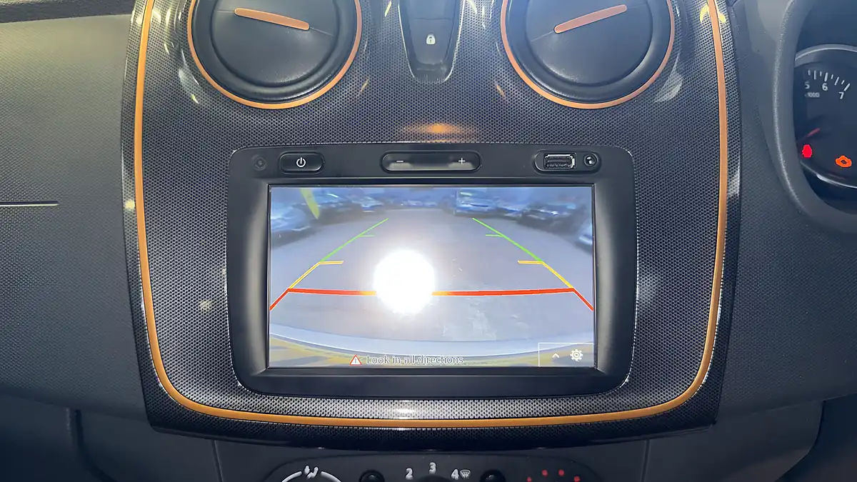 Used 2018 Dacia Sandero Stepway Se Summit Grey - Interior and Exterior details 13