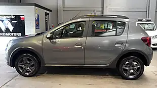 Used 2018 Dacia Sandero Stepway Se Summit Grey - Interior and Exterior details 2