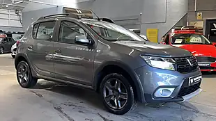 Used 2018 Dacia Sandero Stepway Se Summit Grey - Interior and Exterior details 4