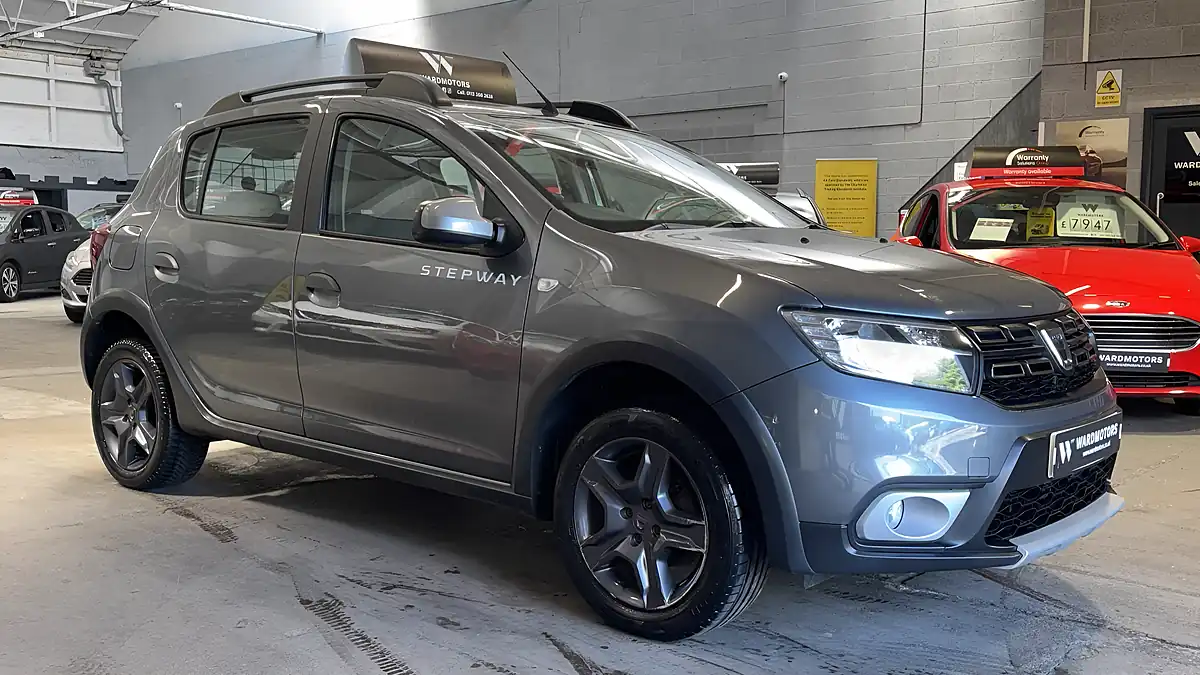 Used 2018 Dacia Sandero Stepway Se Summit Grey - Interior and Exterior details 4