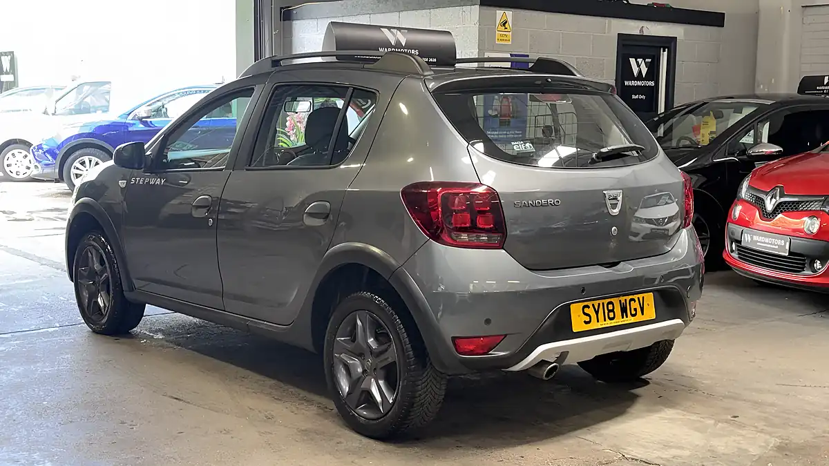 Used 2018 Dacia Sandero Stepway Se Summit Grey - Interior and Exterior details 7