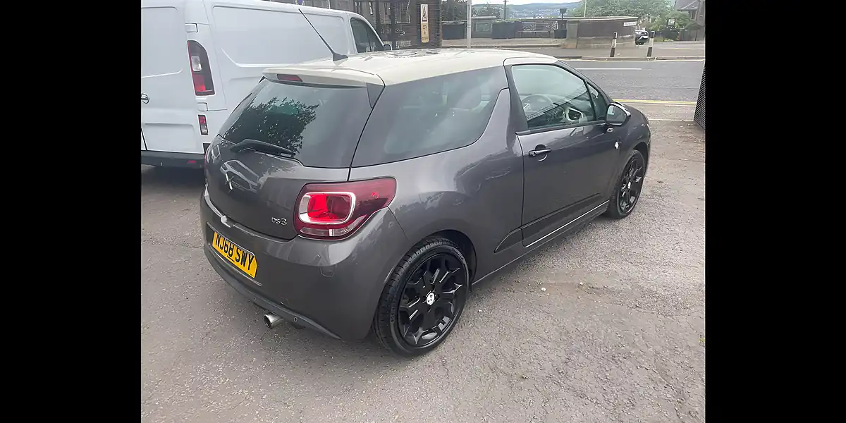 Used 2018 DS Automobiles DS 3 Cafe Racer Grey - Interior and Exterior details 4