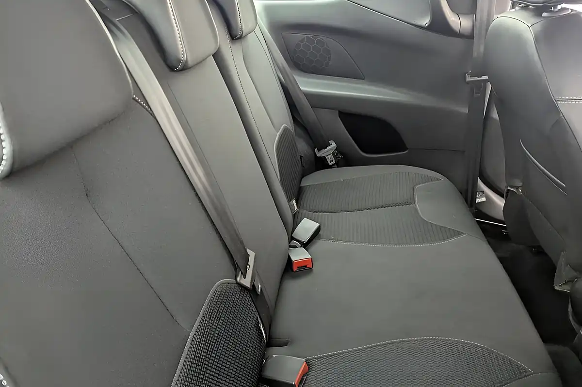 Used 2018 DS Automobiles DS 3 Connected Chic Black - Interior and Exterior details 13