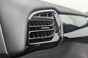Used 2018 DS Automobiles DS 3 Connected Chic Black - Interior and Exterior details 16