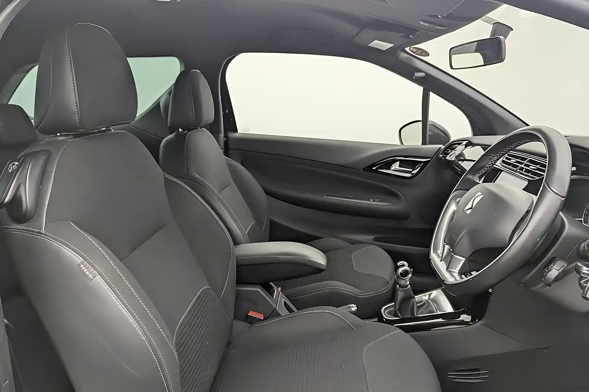 Used 2018 DS Automobiles DS 3 Connected Chic Black - Interior and Exterior details 2
