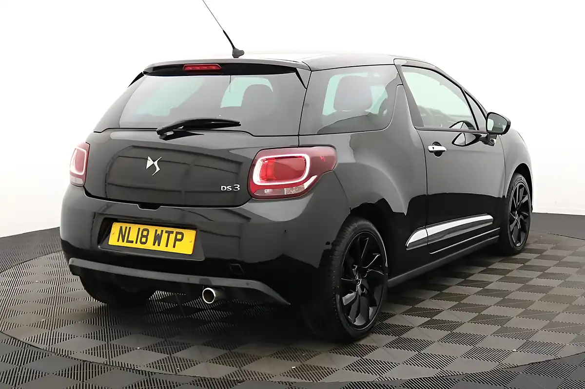 Used 2018 DS Automobiles DS 3 Connected Chic Black - Interior and Exterior details 3