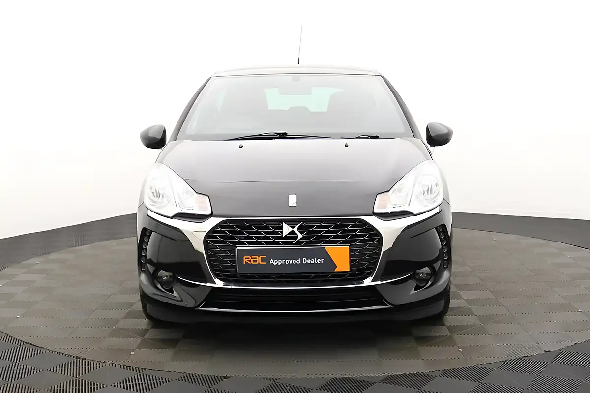 Used 2018 DS Automobiles DS 3 Connected Chic Black - Interior and Exterior details 7