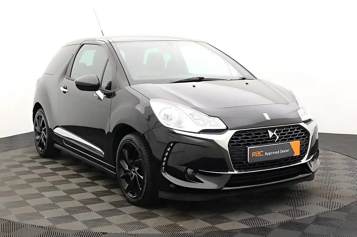 Used 2018 DS Automobiles DS 3 Connected Chic Black - Interior and Exterior details 8