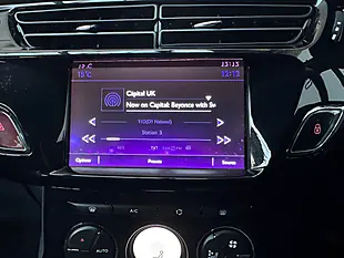 Used 2018 DS Automobiles DS 3 Connected Chic Sapphire Green - Interior and Exterior details 15