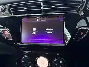 Used 2018 DS Automobiles DS 3 Connected Chic Sapphire Green - Interior and Exterior details 17