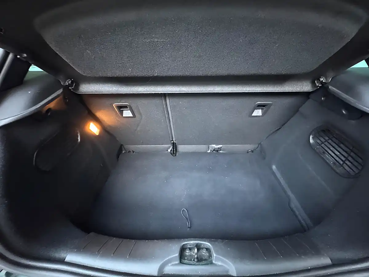 Used 2018 DS Automobiles DS 3 Connected Chic Sapphire Green - Interior and Exterior details 20